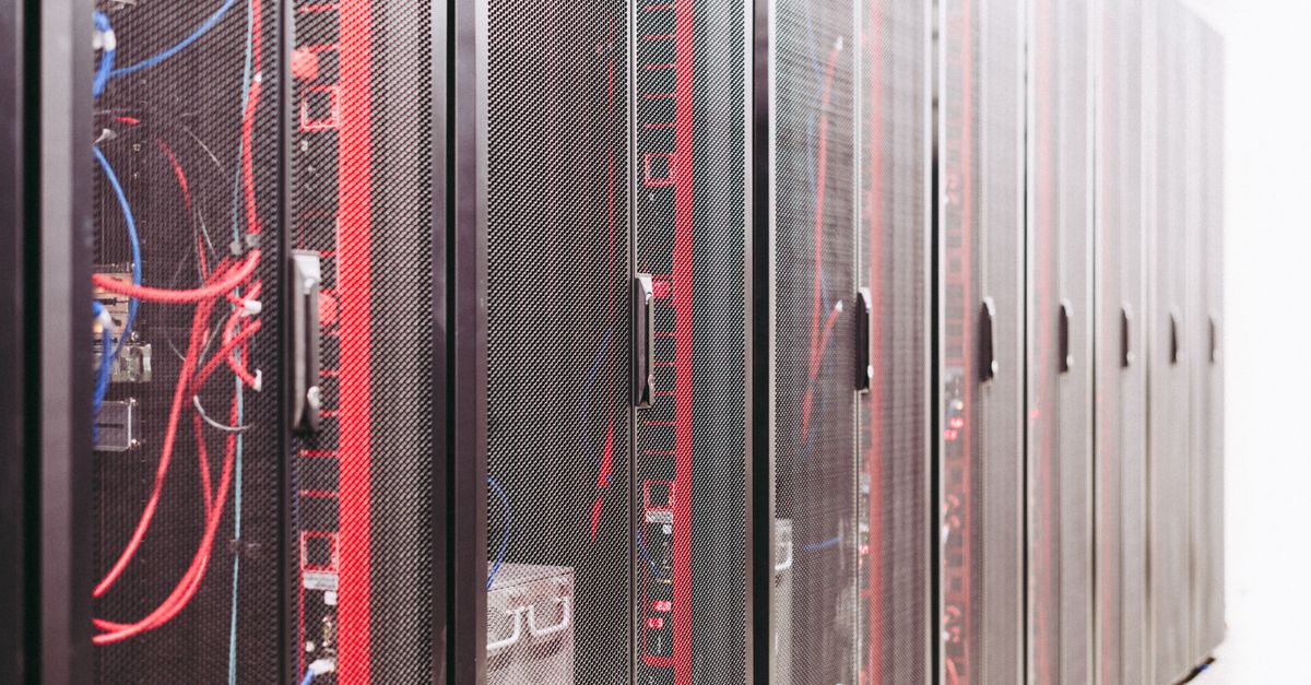 デジタル庁、政府用AI「源内」で国産AI3モデルを実証実験|さくらの国産クラウドで稼働、9〜11月にテスト
