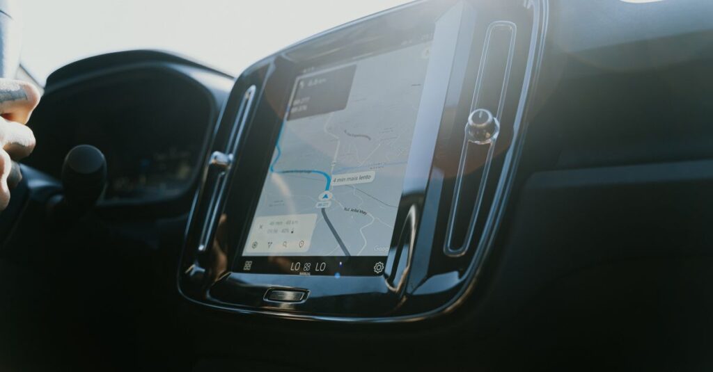 テスラ車内でAI「Grok」と会話、日本でも開始｜ナビ設定やルート確認を声で（ベータ）